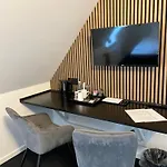 Hotell Visionhouse *