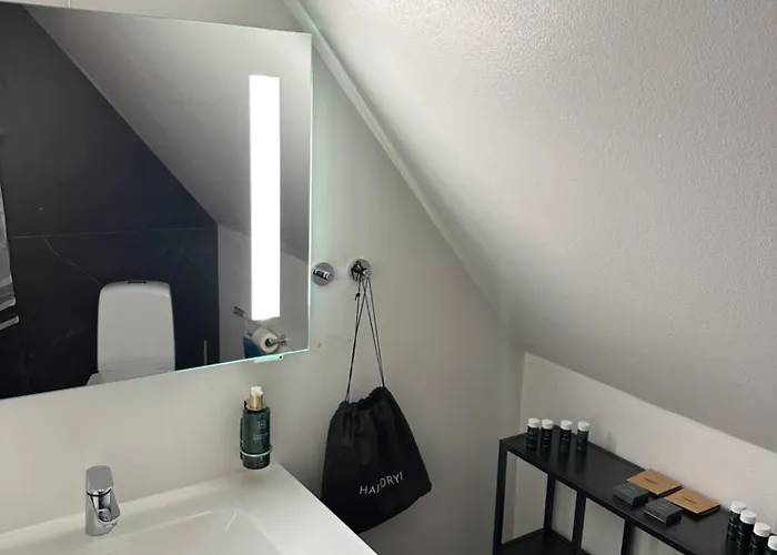Visionhouse Hotel *
