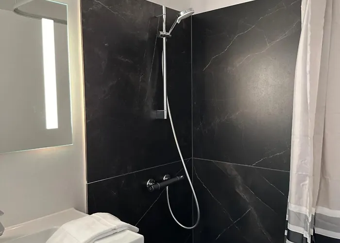 Visionhouse Hotel